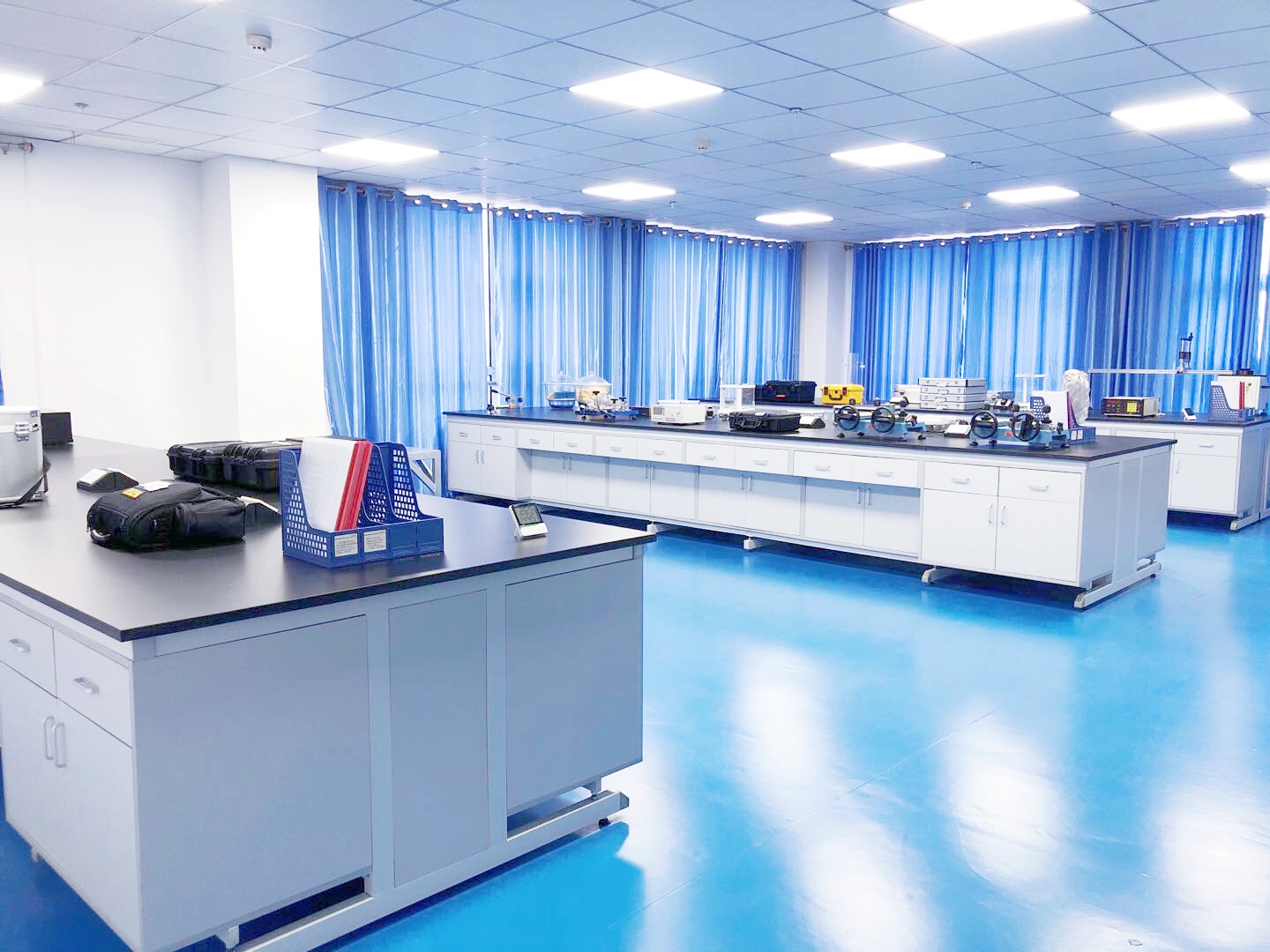 實(shí)驗(yàn)室實(shí)展